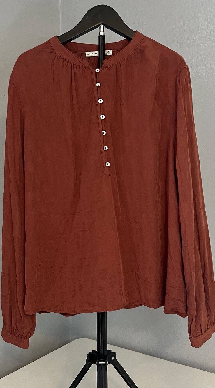 Black Tape Boutique Burnt Orange Long Sleeve Button-Up Blouse size S, USA, NWOT